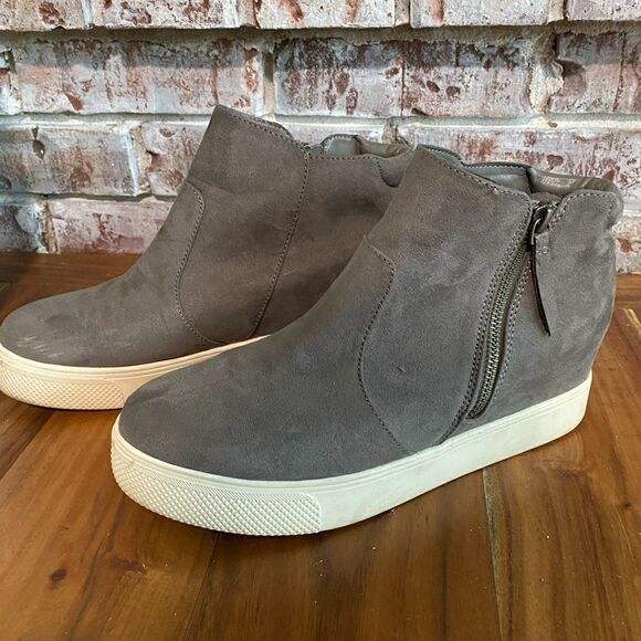 Universal Thread Woman’s Bootie Sneaker - Picture 1 of 6